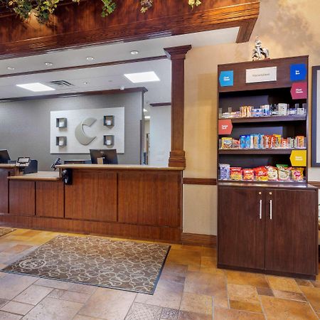 Comfort Suites Marshall Luaran gambar