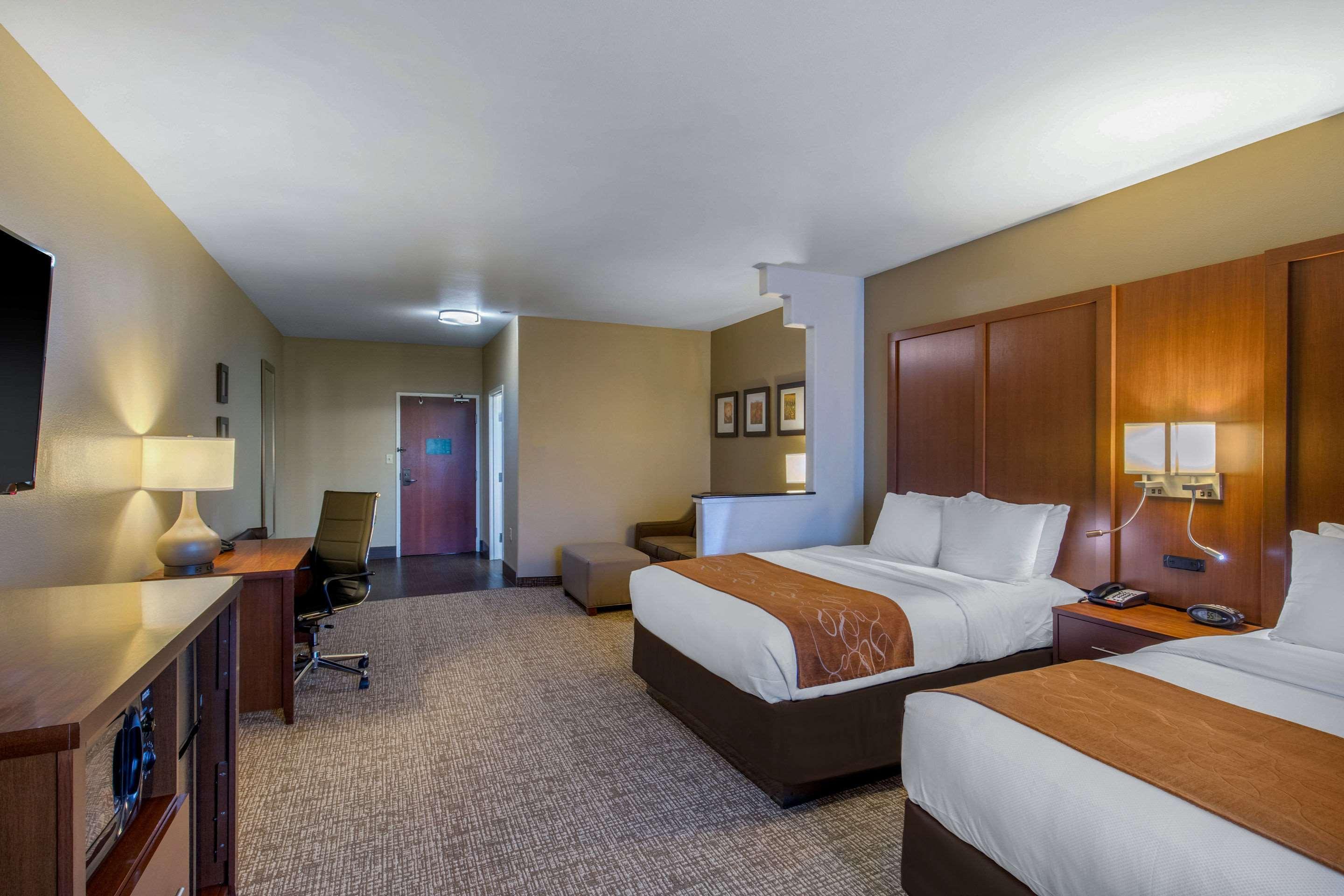 Comfort Suites Marshall Luaran gambar