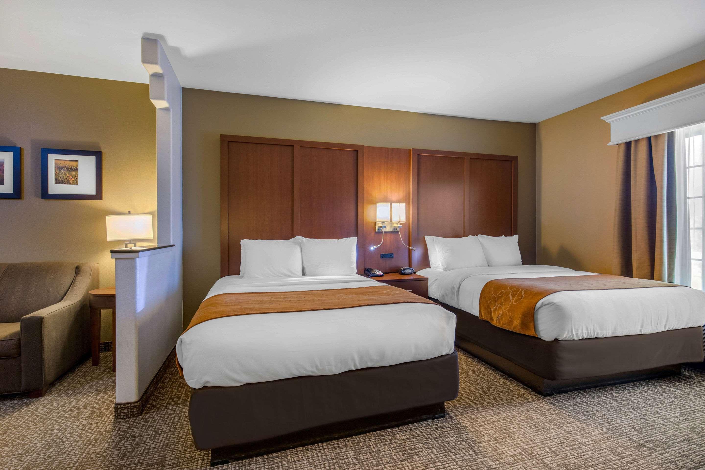 Comfort Suites Marshall Luaran gambar
