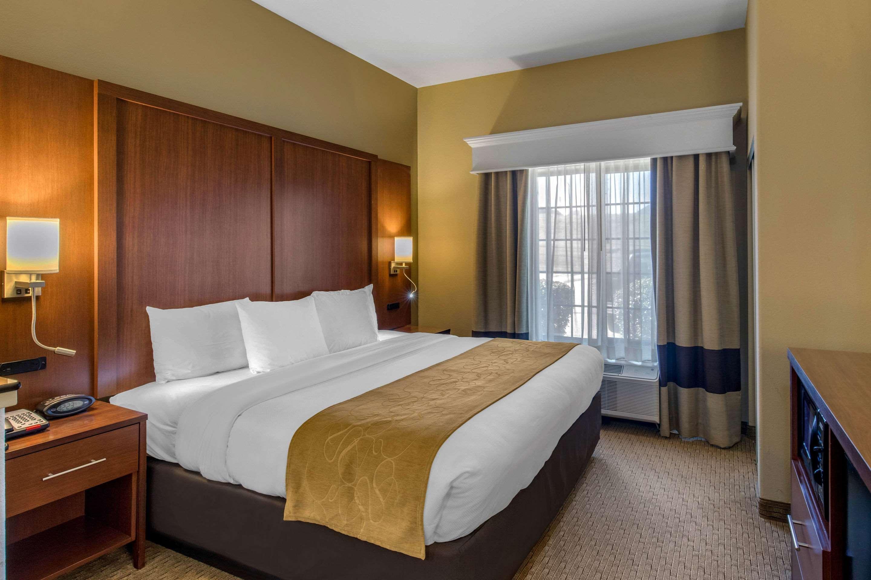 Comfort Suites Marshall Luaran gambar
