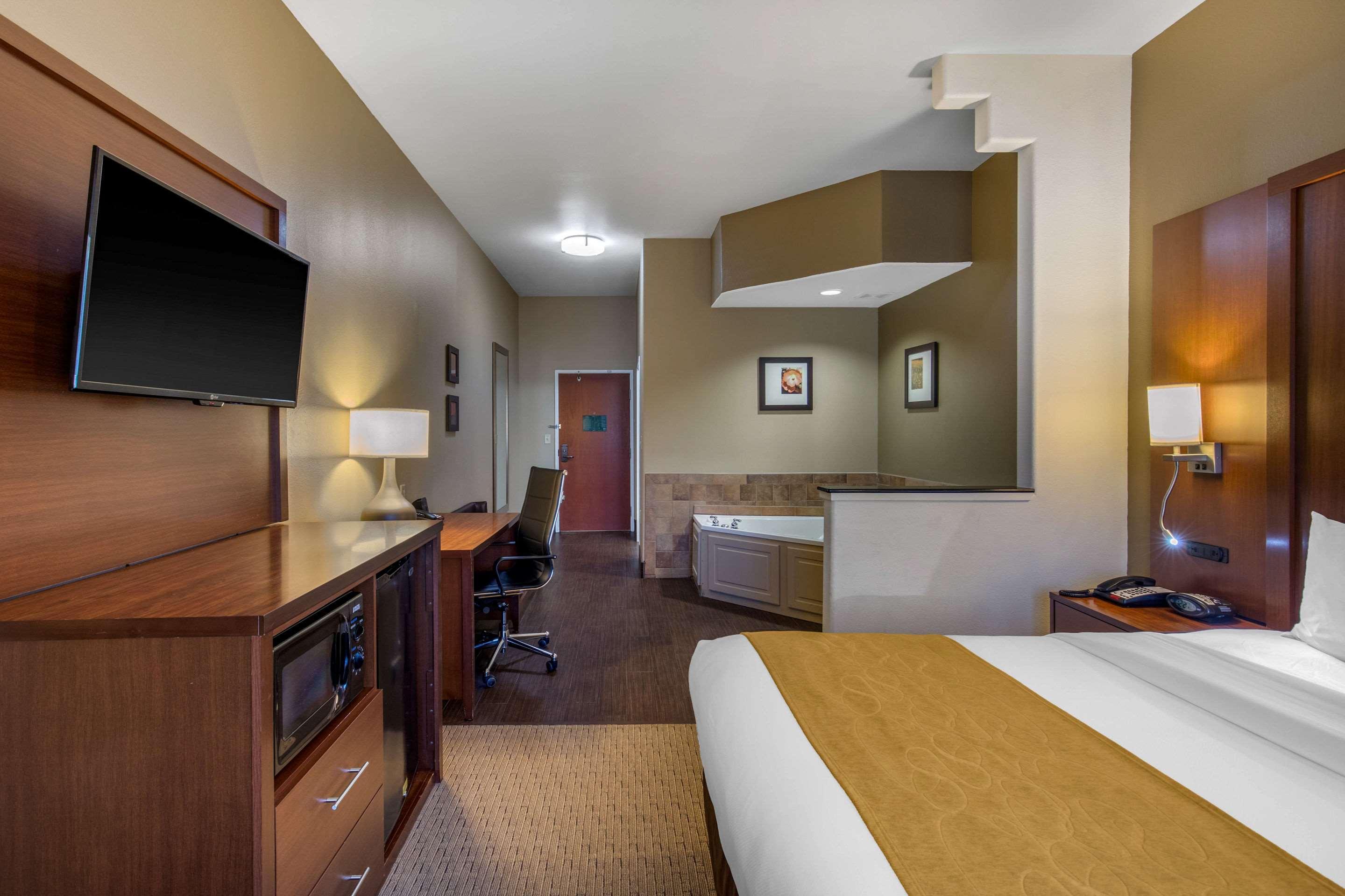 Comfort Suites Marshall Luaran gambar