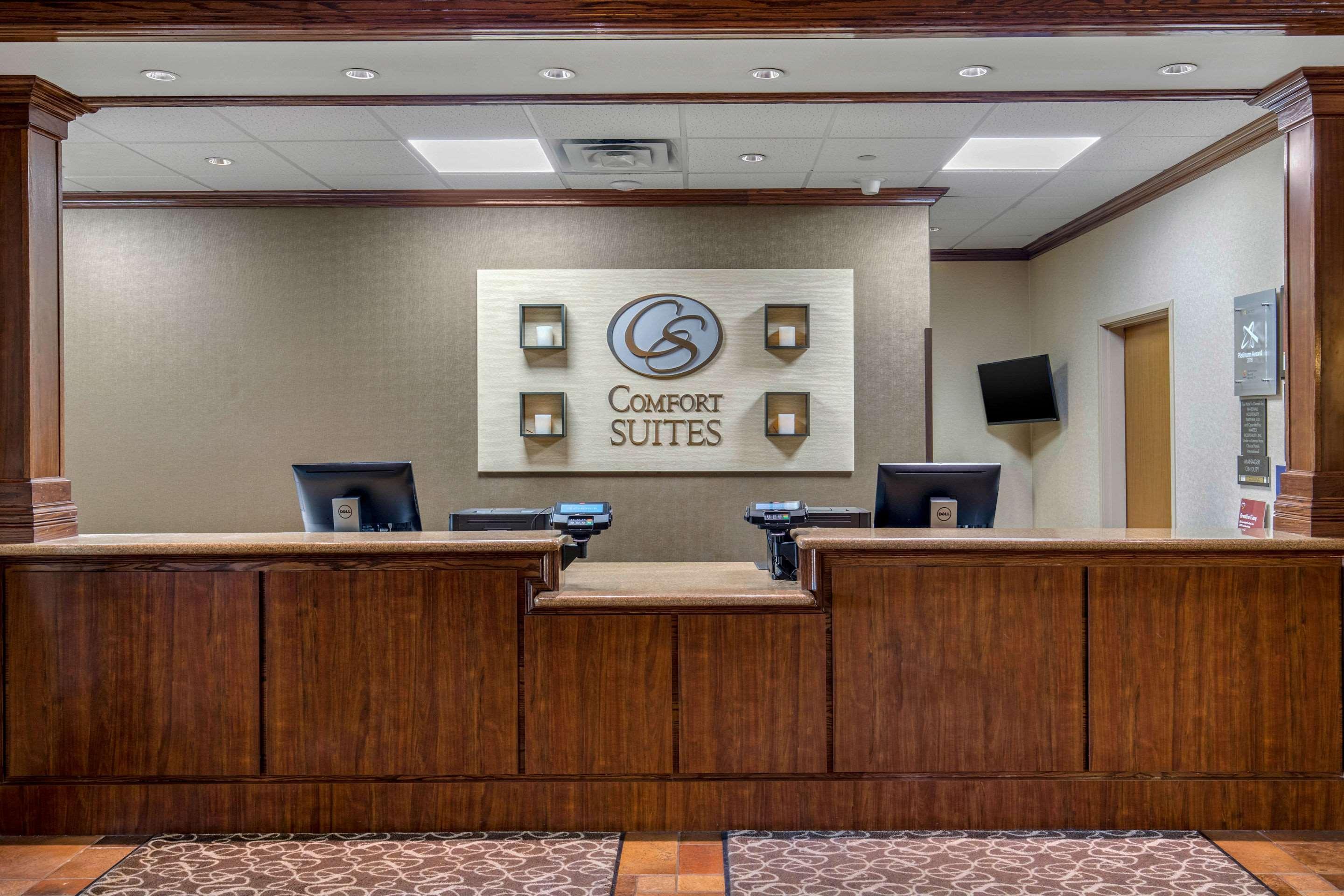 Comfort Suites Marshall Luaran gambar
