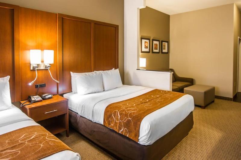 Comfort Suites Marshall Luaran gambar